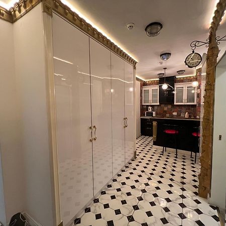 2 Bedrooms Heart Of City Center キシナウ エクステリア 写真