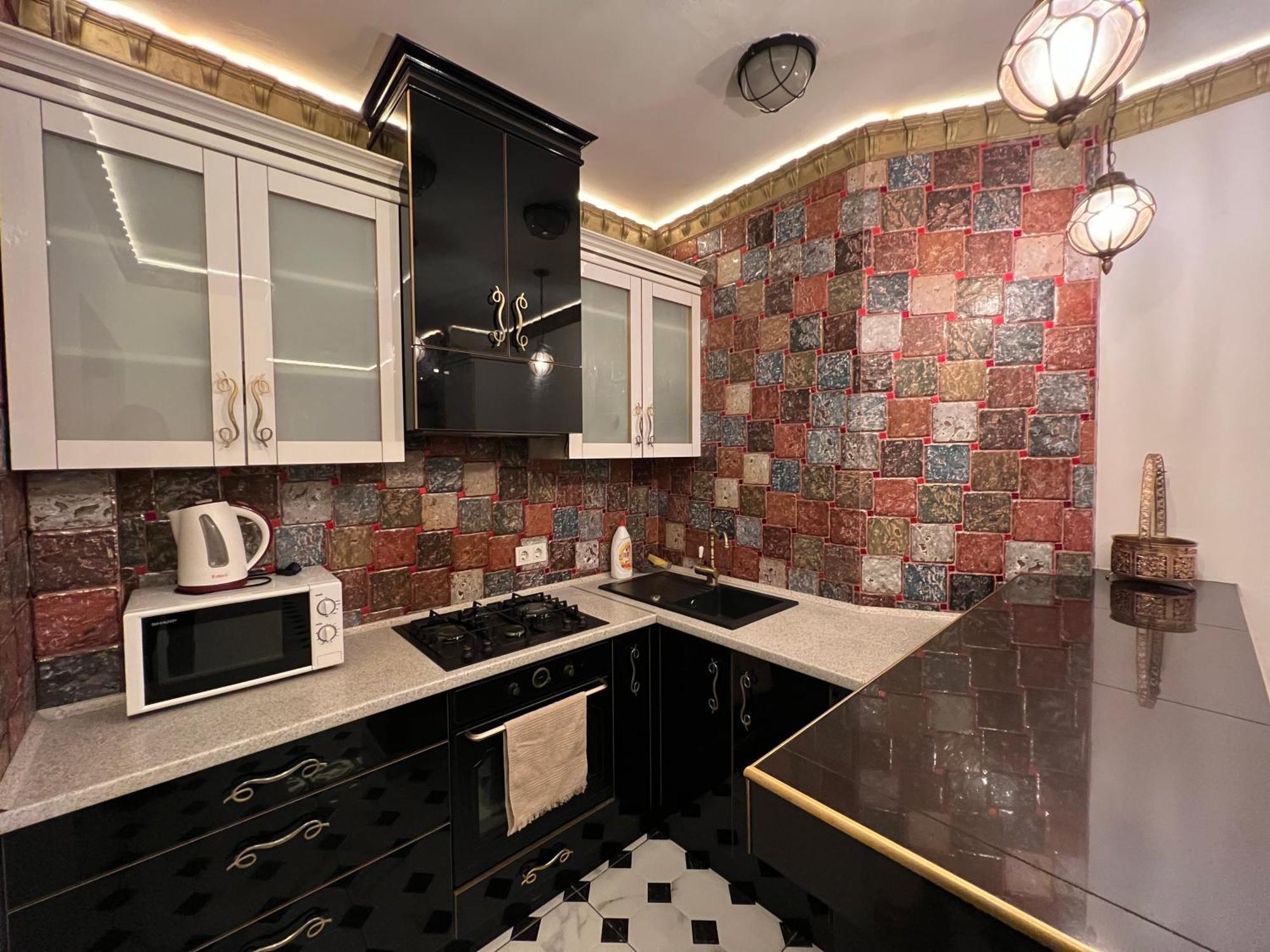 2 Bedrooms Heart Of City Center キシナウ エクステリア 写真