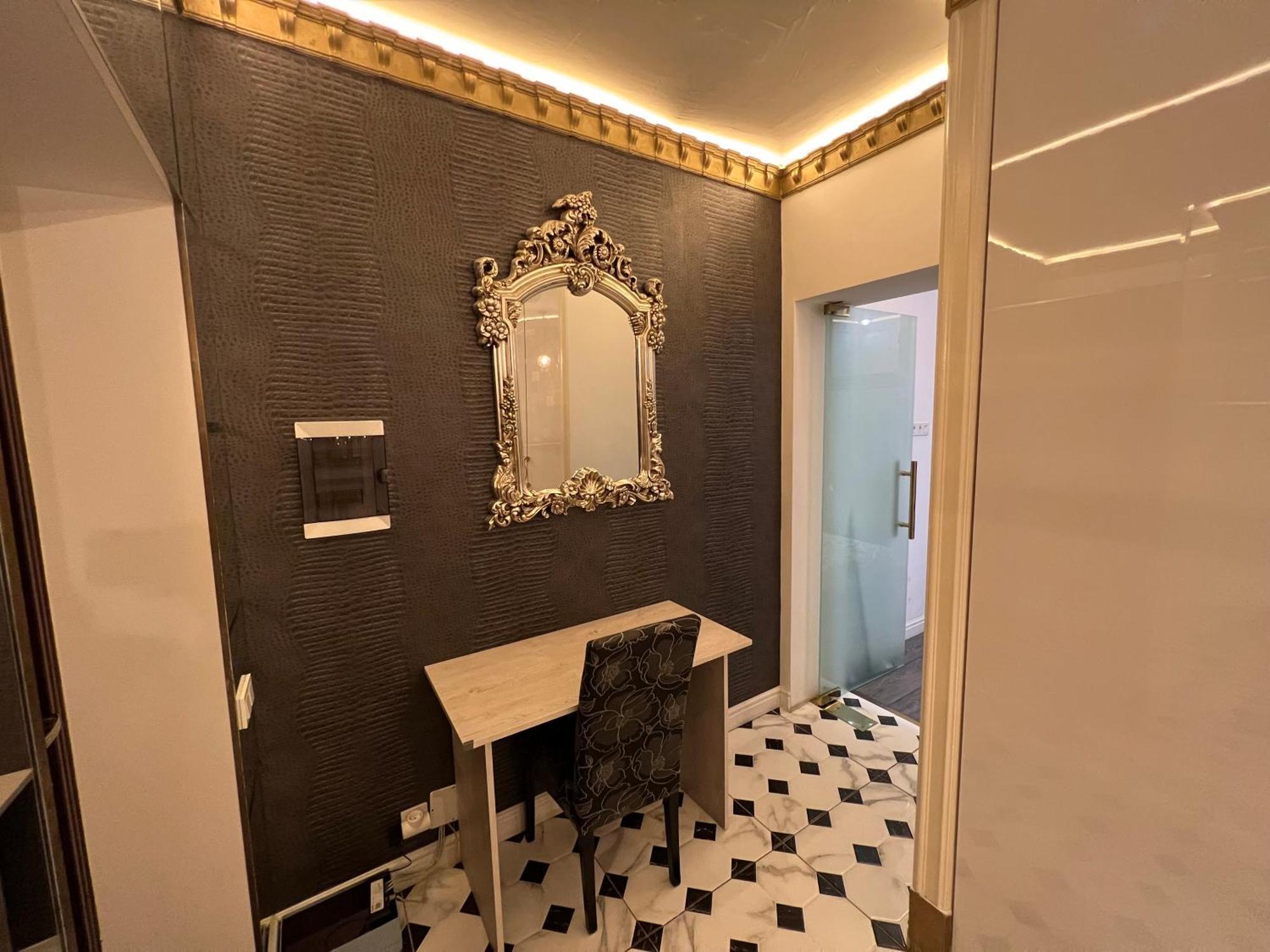 2 Bedrooms Heart Of City Center キシナウ エクステリア 写真