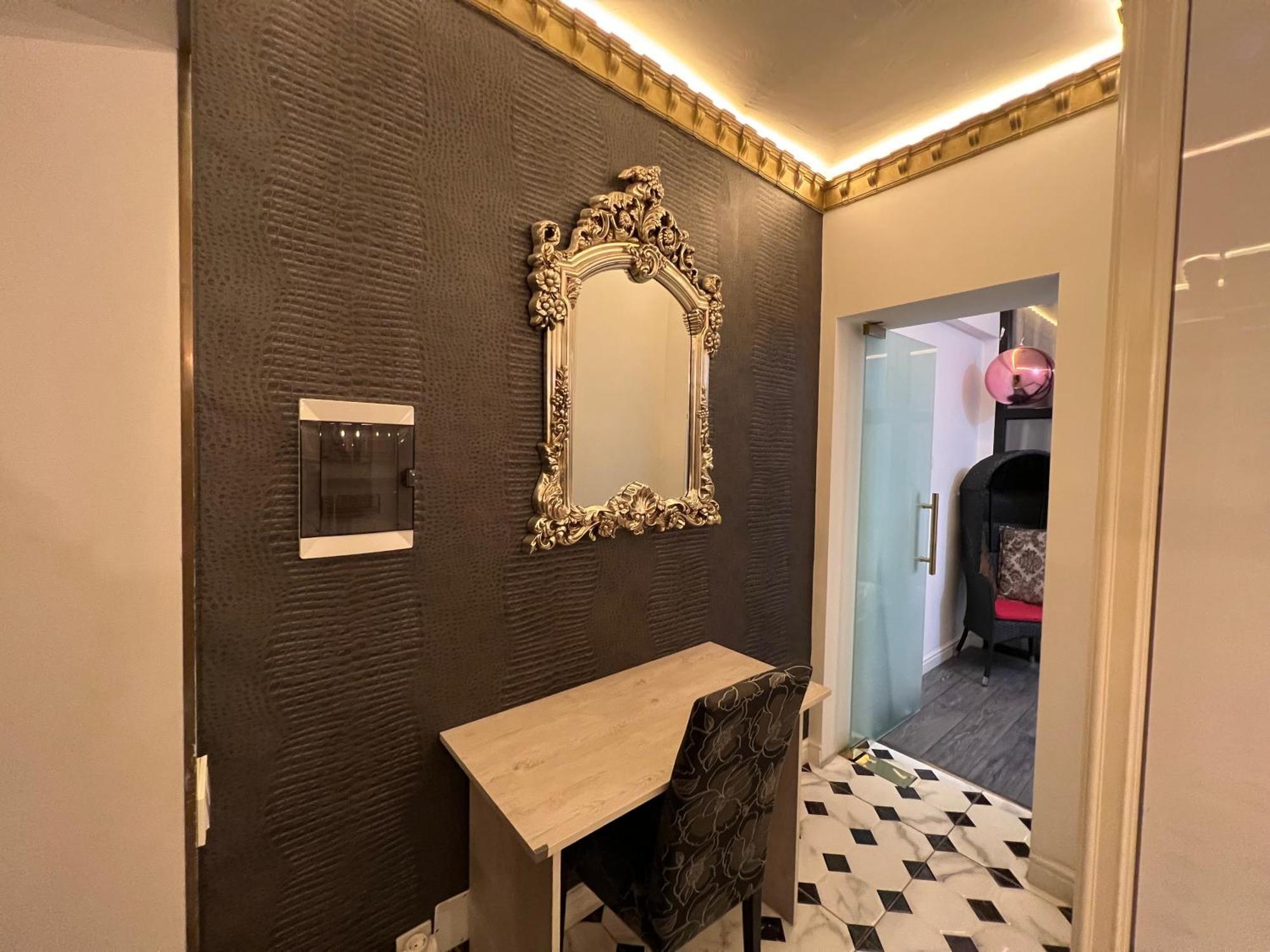 2 Bedrooms Heart Of City Center キシナウ エクステリア 写真