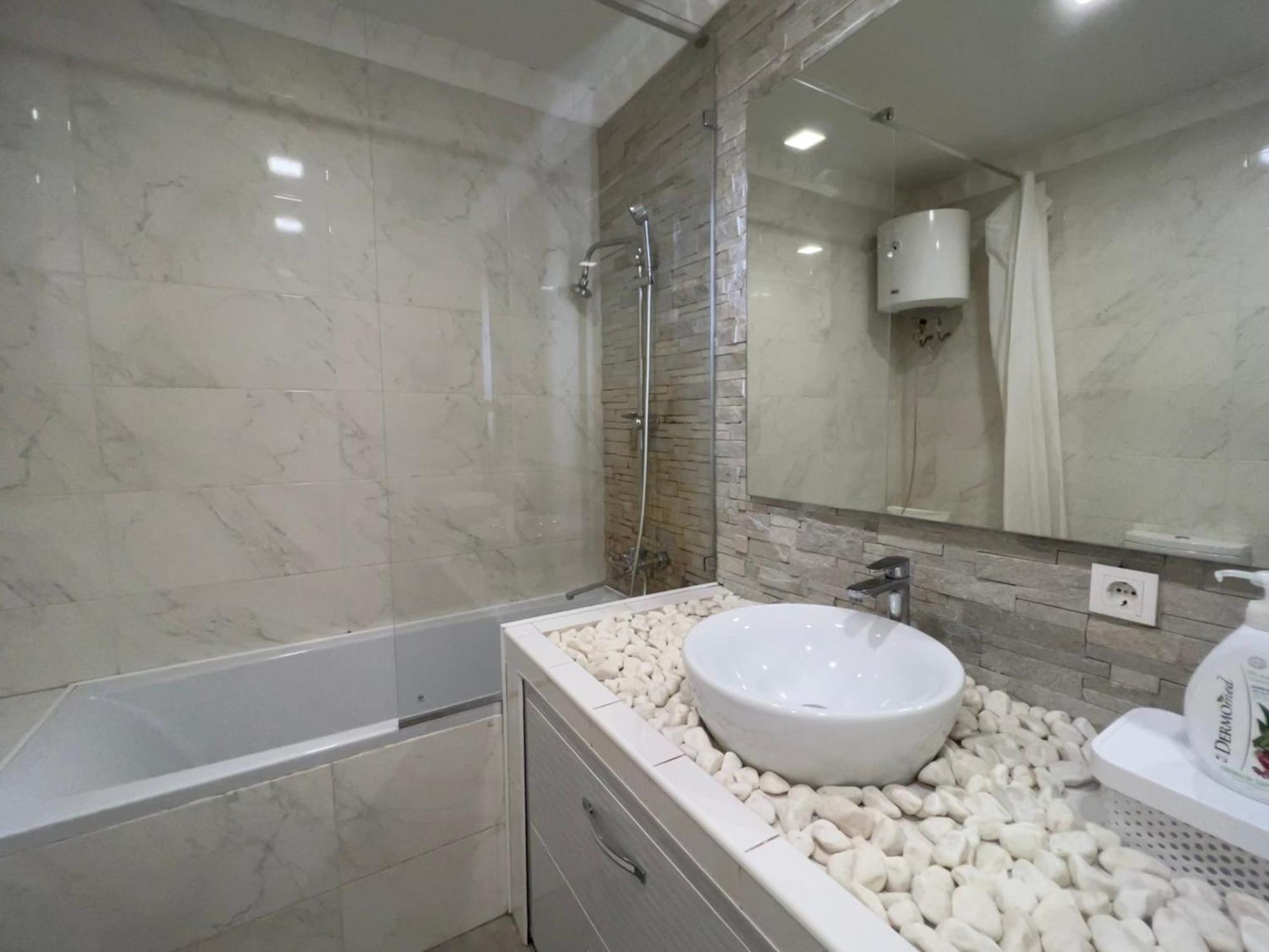 2 Bedrooms Heart Of City Center キシナウ エクステリア 写真
